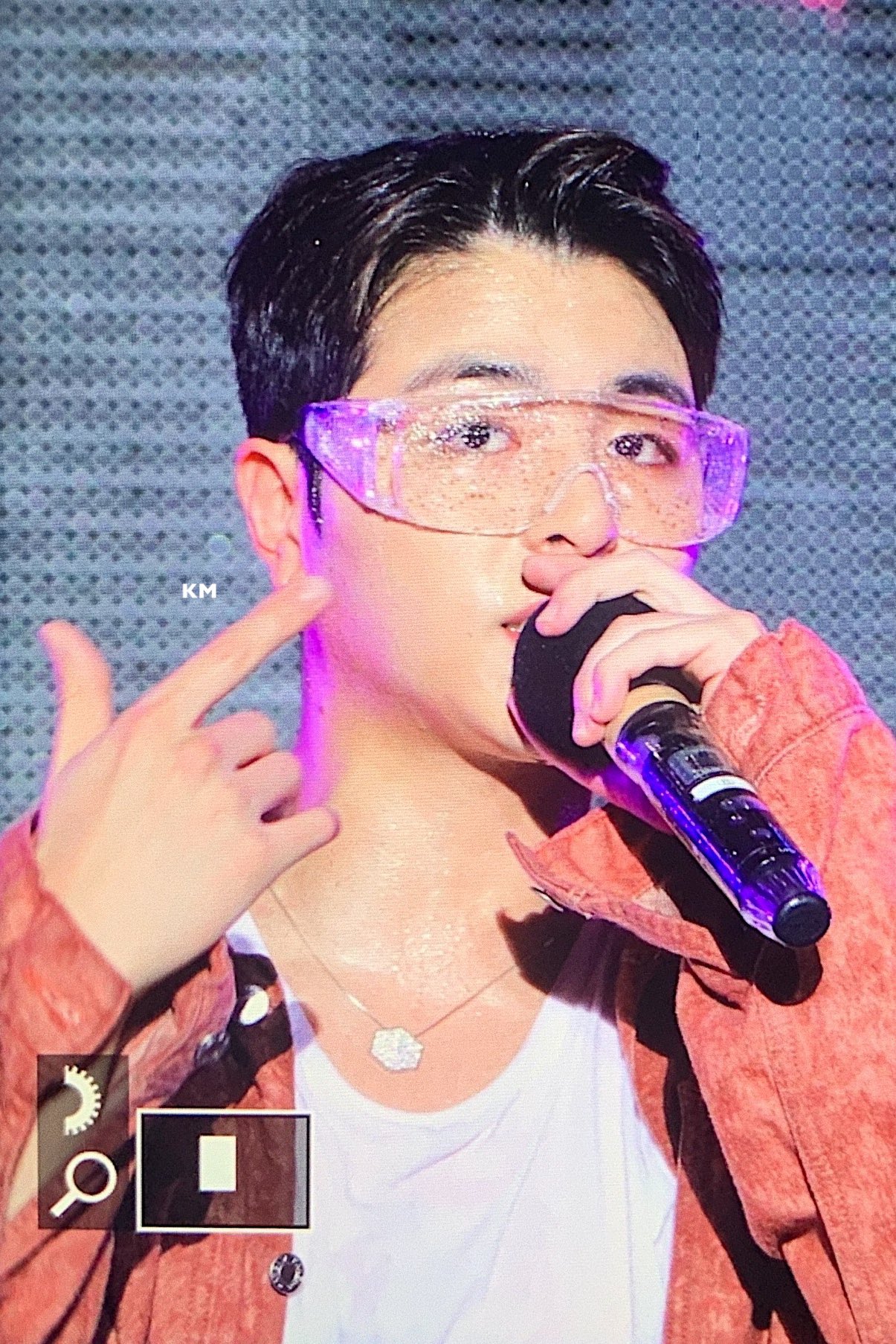 [잡담] 왜.. 팬들이 고글 좋아하는지..오늘 이해 완 | 인스티즈