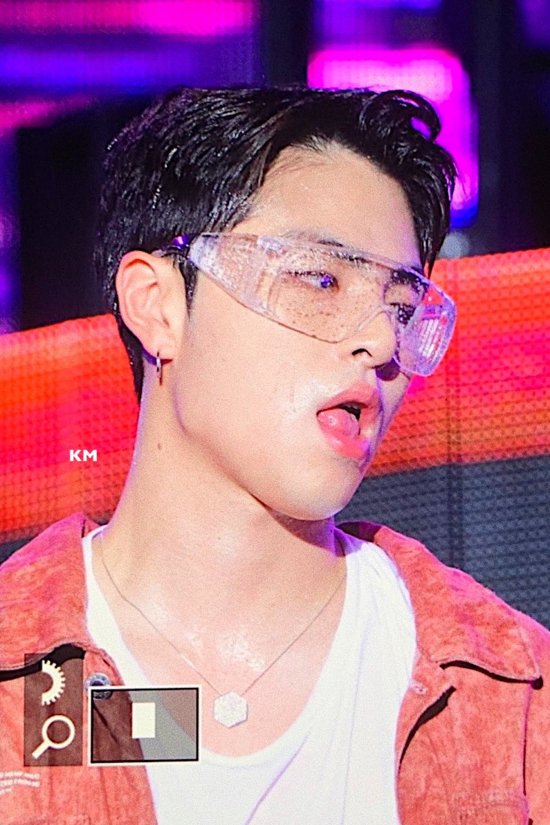 [잡담] 왜.. 팬들이 고글 좋아하는지..오늘 이해 완 | 인스티즈