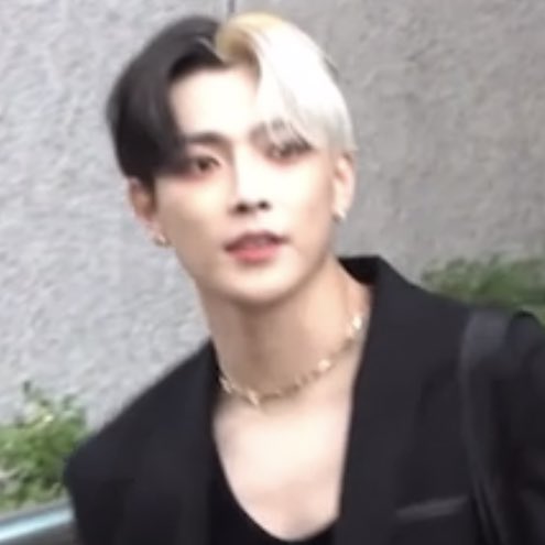 [잡담] 진심 내본이지만 너무 예쁘게 잘생겼다… | 인스티즈