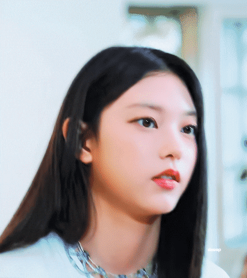 [잡담] 뉴진스 뮤비에 박지후 섭외한거 일부러 얼굴합 생각한걸까 | 인스티즈