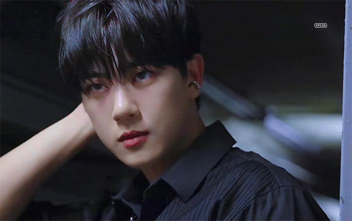 [잡담] 이번에 진짜 얼굴 소름돋게 잘생김.. | 인스티즈