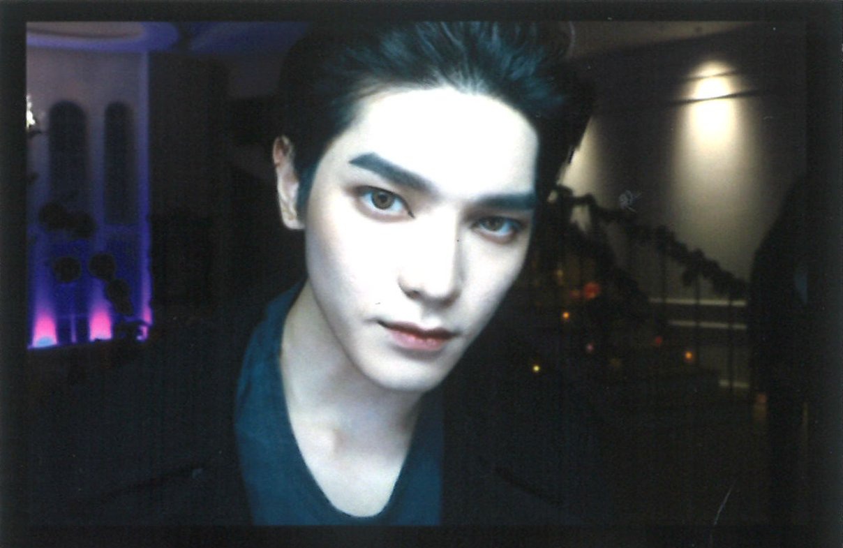 [잡담] 진심 비현실적으로 잘생겼다 | 인스티즈