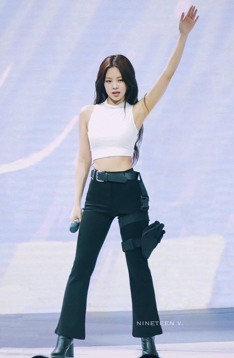 [잡담] 제니 새삼 팔 길다ㅋㅋㅋㅋ | 인스티즈