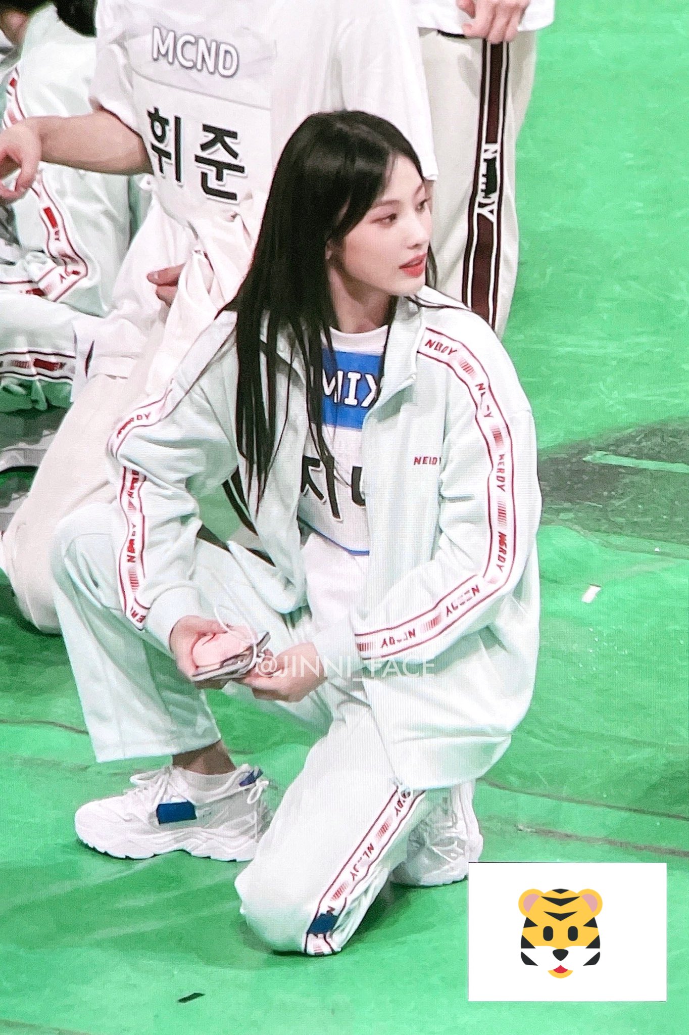 [잡담] 엔믹스 지니 아육대에서 왤케 멋있게 생겼지 | 인스티즈