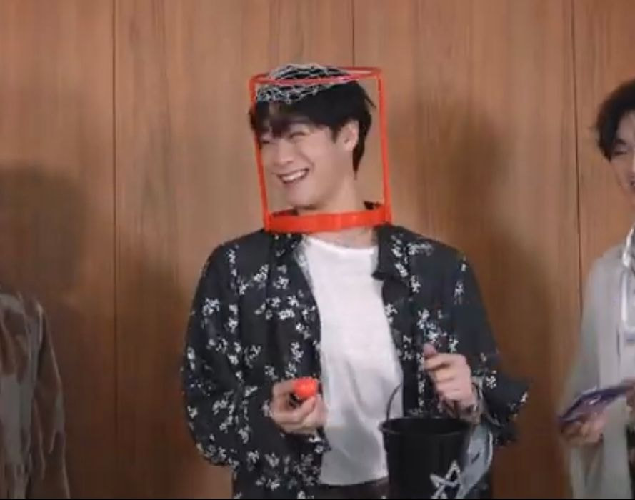 [잡담] 머리통이 작아서 슬픈 아이돌 | 인스티즈