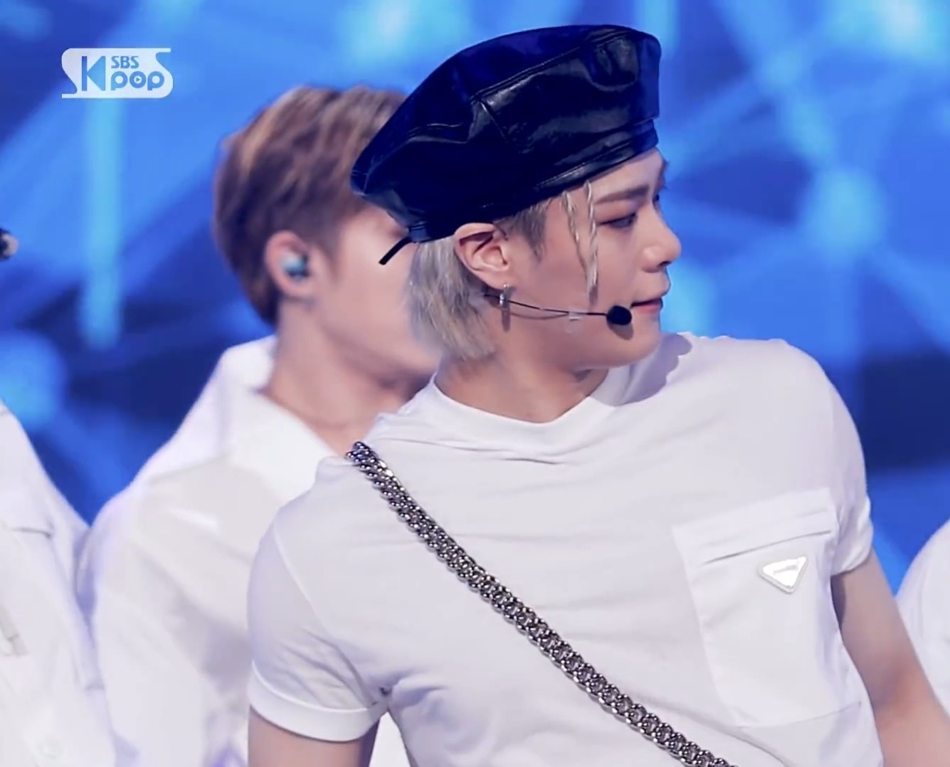 [잡담] 머리통이 작아서 슬픈 아이돌 | 인스티즈