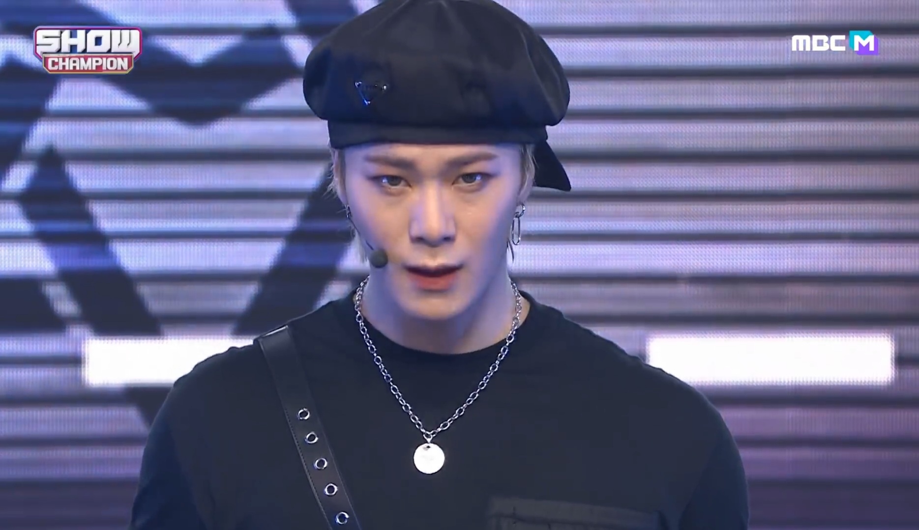 [잡담] 머리통이 작아서 슬픈 아이돌 | 인스티즈