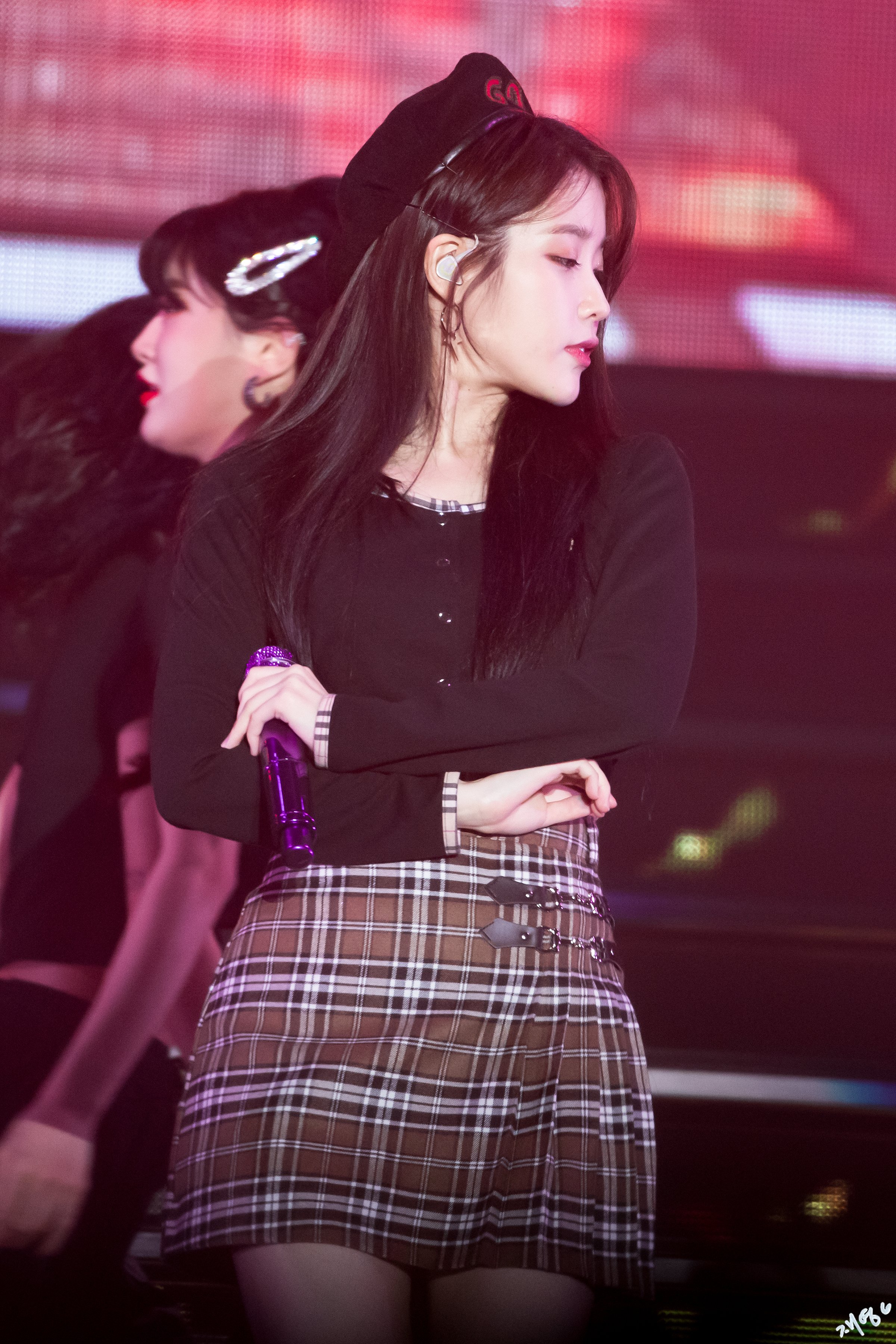 [잡담] 내가 좋아하는 아이유 콘서트 착장 몇개 짤털 | 인스티즈