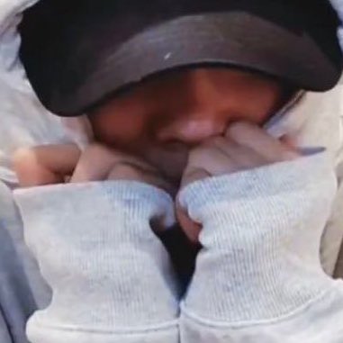 [잡담] 투바투 연준 큐티소매 버릇 ㄹㅇ 계속되길 | 인스티즈