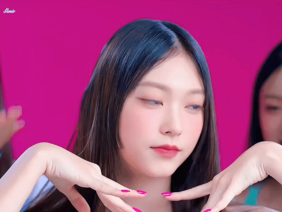 [잡담] 엥? 해린이 뭐하는 거임? 혀 낼름..?? | 인스티즈