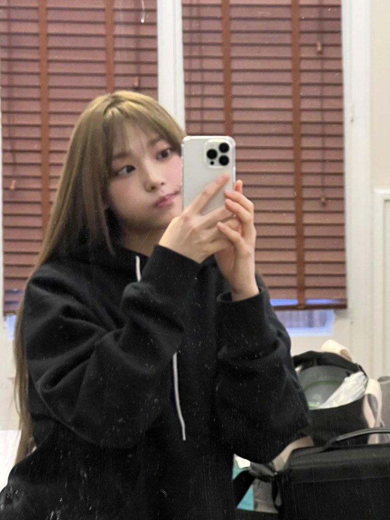 [잡담] 엥? 해린이 뭐하는 거임? 혀 낼름..?? | 인스티즈