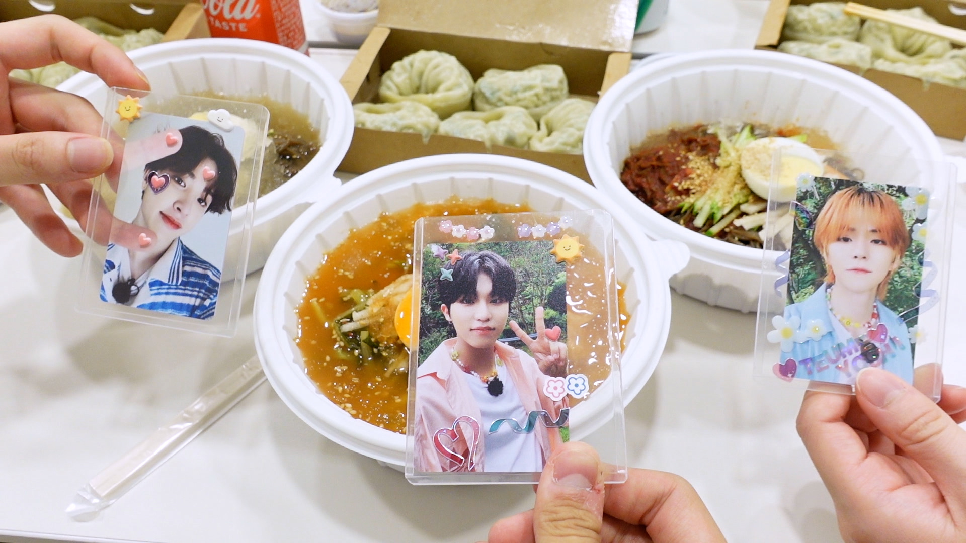 [잡담] 와이지가 트레저 포카 예절샷 찍은거 올려줌 | 인스티즈