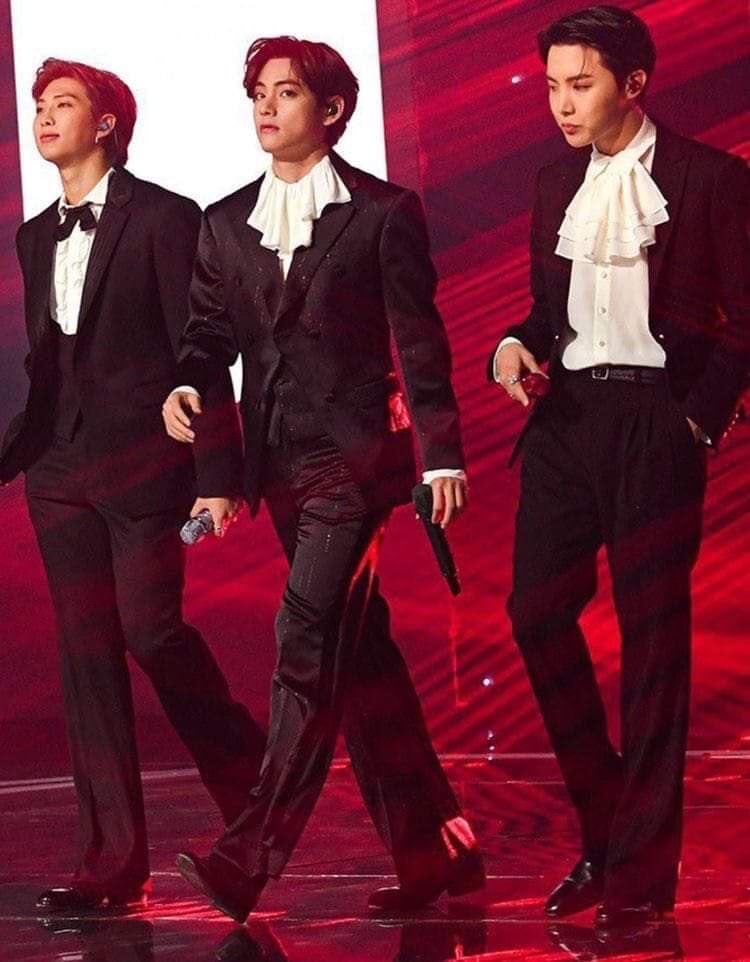 [잡담] 방탄 이 셋 왜 무도회장 들어가서 총 쏠 것 같은 분위기냐 | 인스티즈