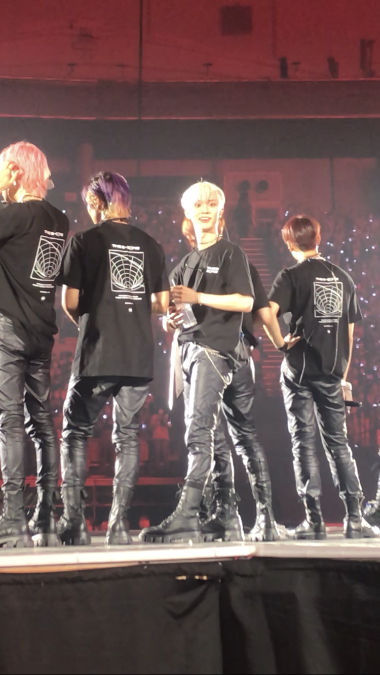 [잡담] 어제 더보이즈 보고왔는데 큐 진심 얼굴 개작고 겁나 착해 | 인스티즈