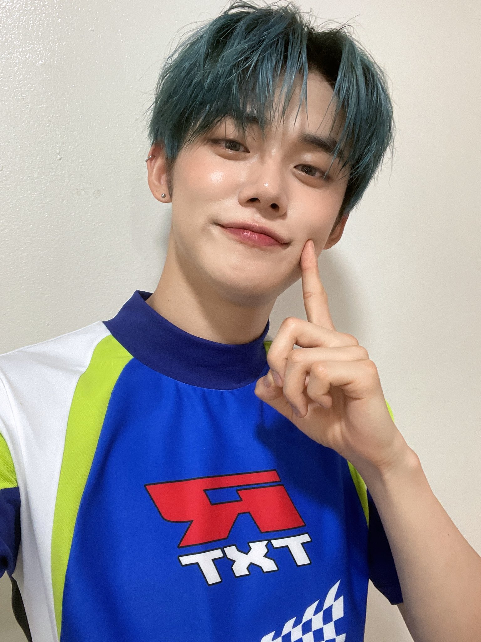 [잡담] 연준이 오늘 착장 공장 포카 벌써 반포자이 각... 셀카 봐 | 인스티즈