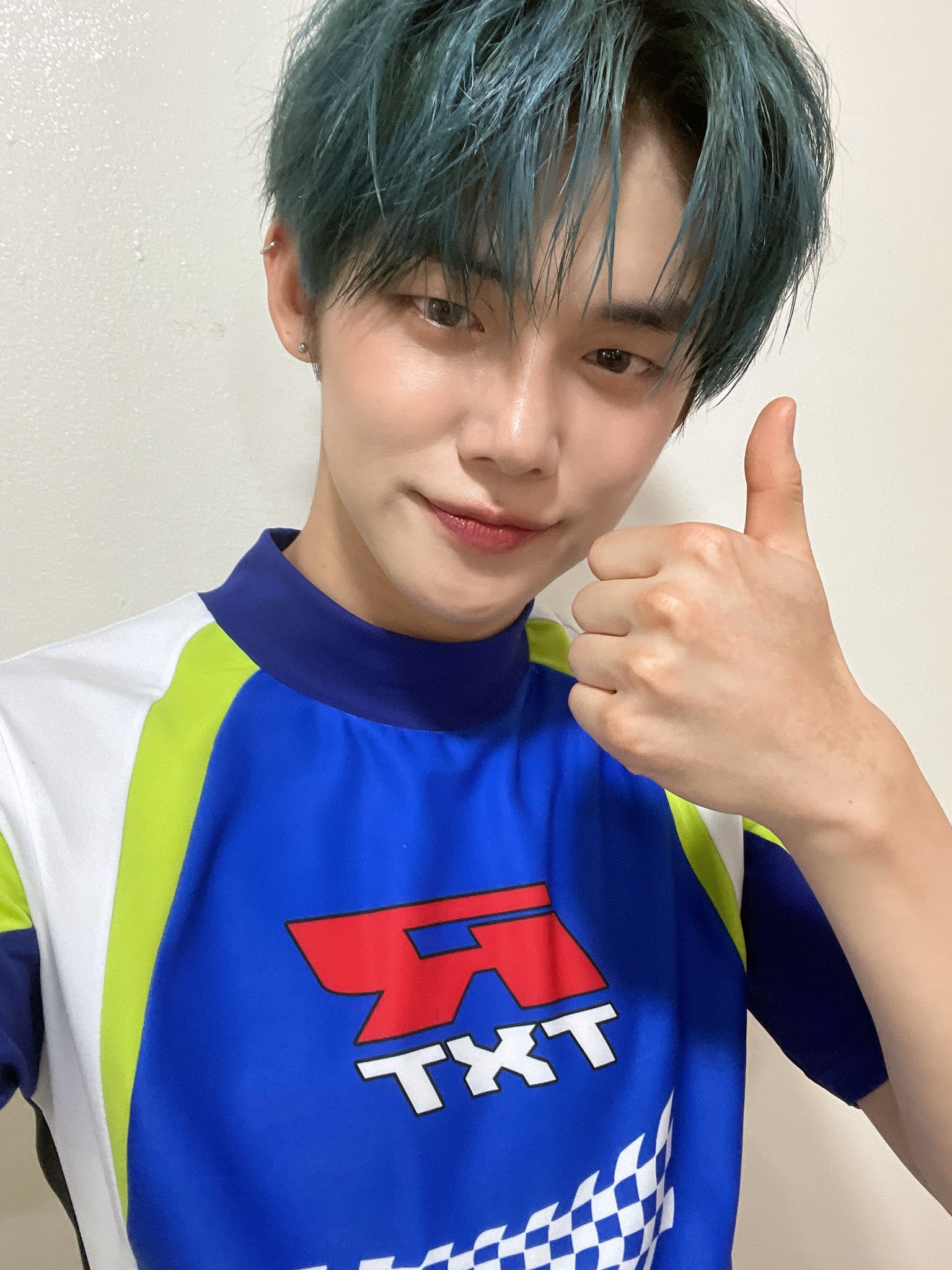 [잡담] 연준이 오늘 착장 공장 포카 벌써 반포자이 각... 셀카 봐 | 인스티즈