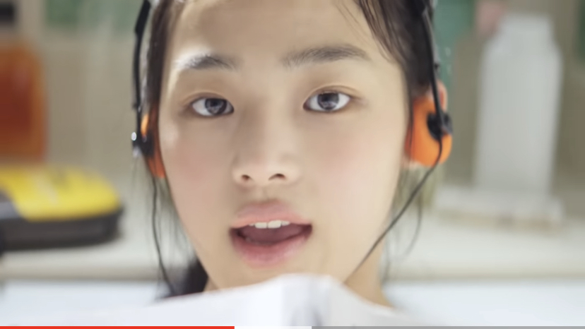 [잡담] 뉴진스 뮤비에 나온 헤드셋 뭐라고 불러? | 인스티즈