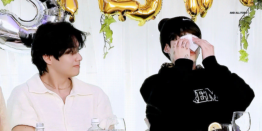 [잡담] 빅히트가 끝까지 데뷔 불안하게 했던 애/방시혁이 이름 몰랐던 애/저렇게 끼가 없어서 데뷔하겠냐는 말 들은 애 | 인스티즈