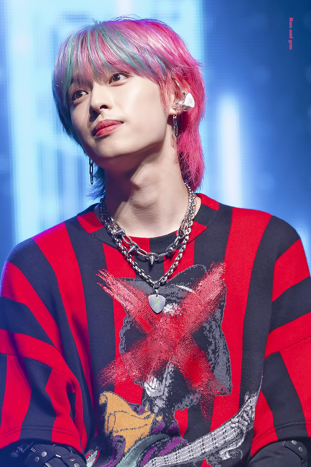 [잡담] 밴드 좋아하는 사람은 당장 이 잘생긴 애기롹스타도 알아줘,,, | 인스티즈