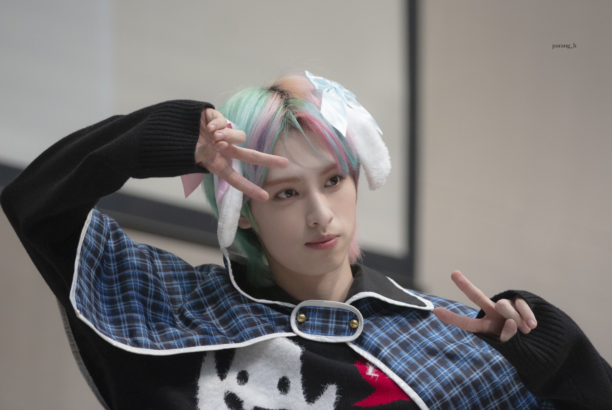 [잡담] 밴드 좋아하는 사람은 당장 이 잘생긴 애기롹스타도 알아줘,,, | 인스티즈