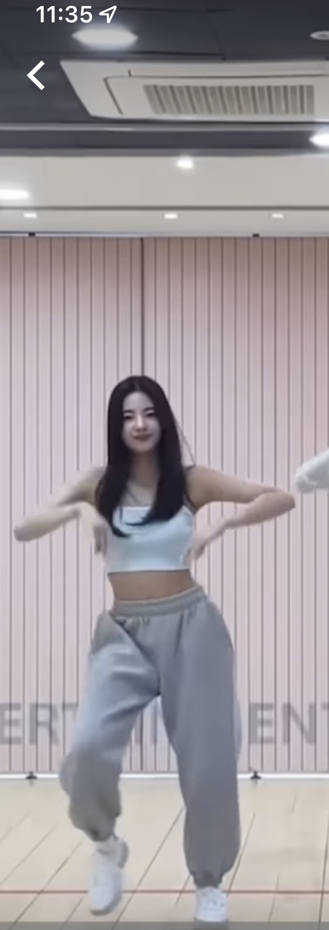 [잡담] 리아 바지 정보 뜬 거 있니 제발제잘 집단지성... 이건 여기가 아닌가 쨋든 ㅜㅜㅜ | 인스티즈