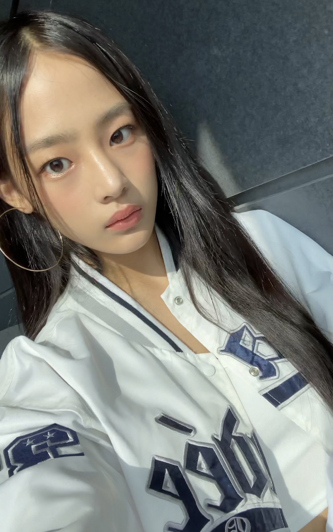 [잡담] 민지는 얼굴 특유의 분위기가 어디서 나오는 걸까?! | 인스티즈