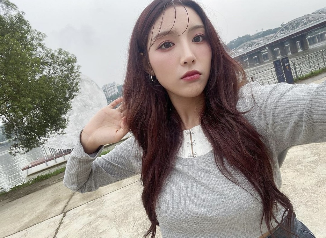 [잡담] 초원이 붉은 빛 도는 머리 색 너무 잘 어울려 | 인스티즈