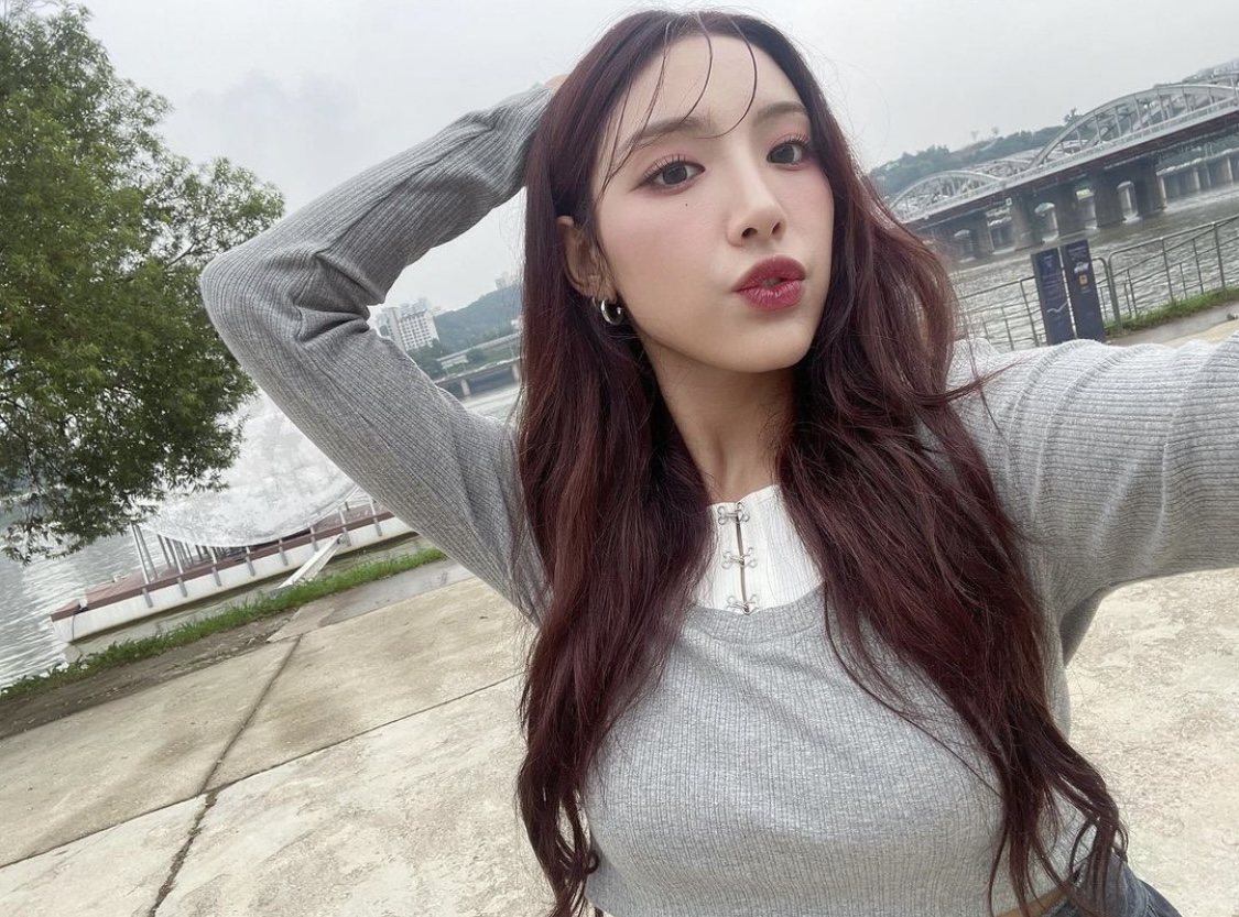 [잡담] 초원이 붉은 빛 도는 머리 색 너무 잘 어울려 | 인스티즈