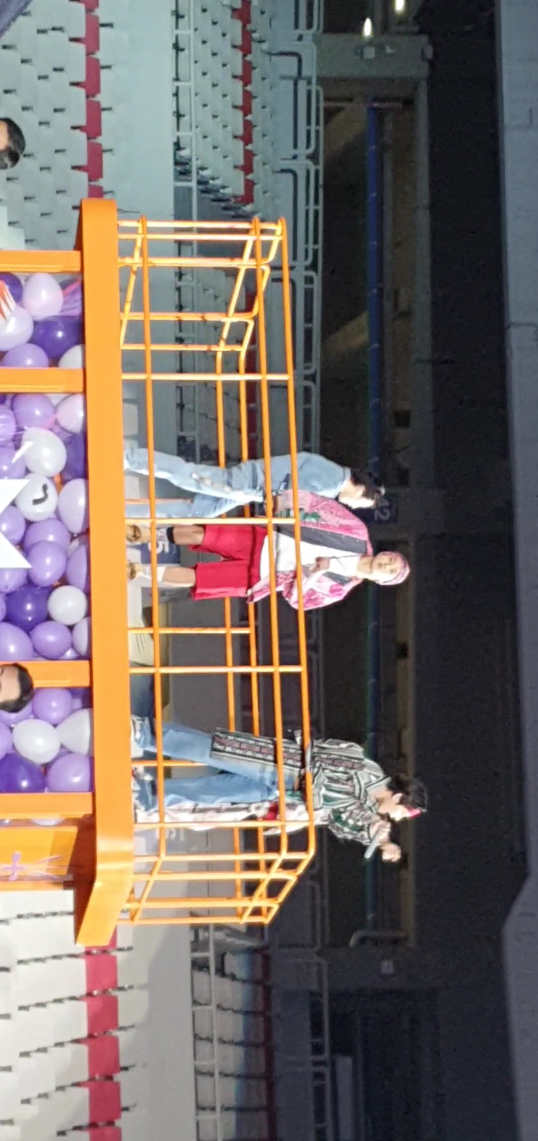 [잡담] 뭐야 시야 공유중이야? 2층이랑 그라 | 인스티즈