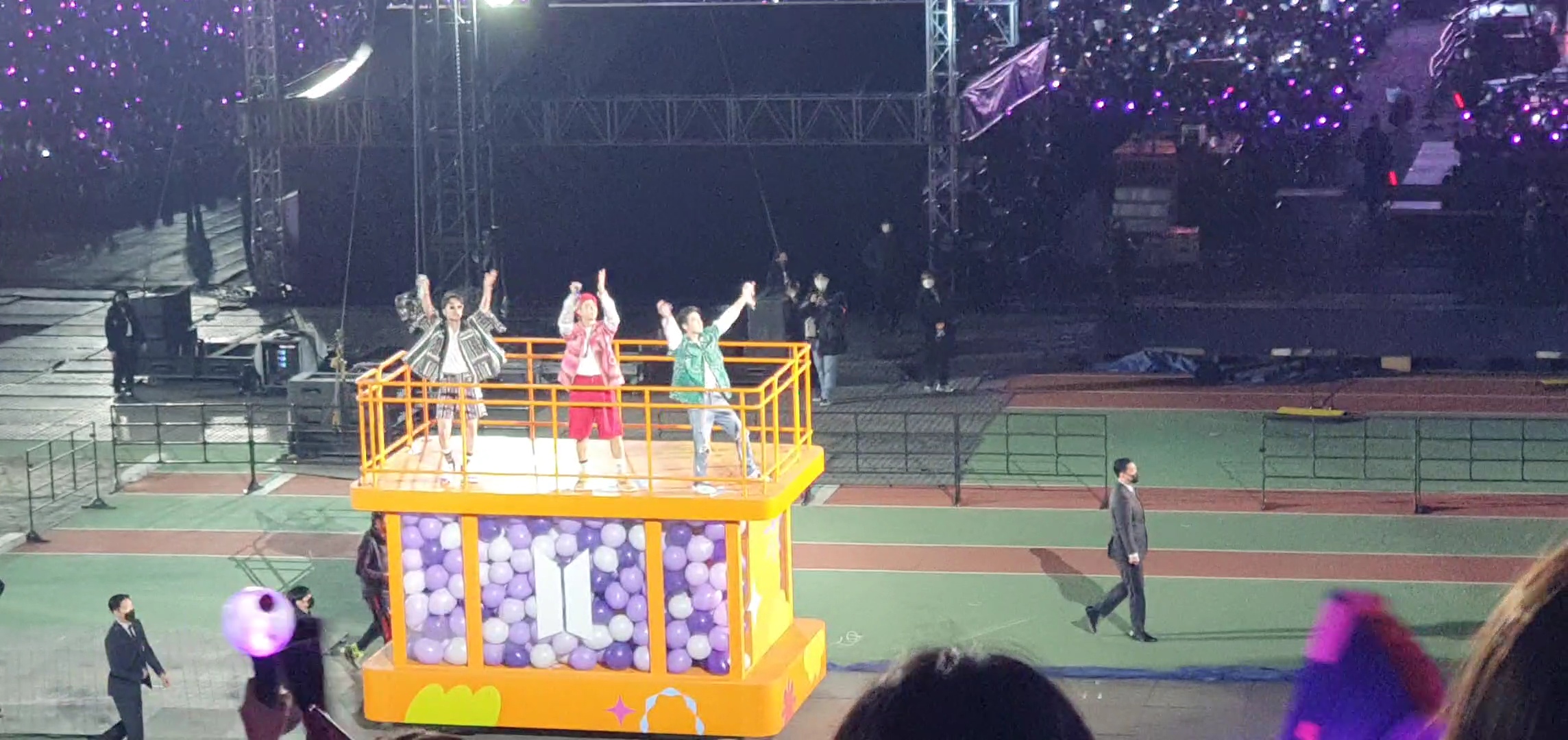 [잡담] 뭐야 시야 공유중이야? 2층이랑 그라 | 인스티즈