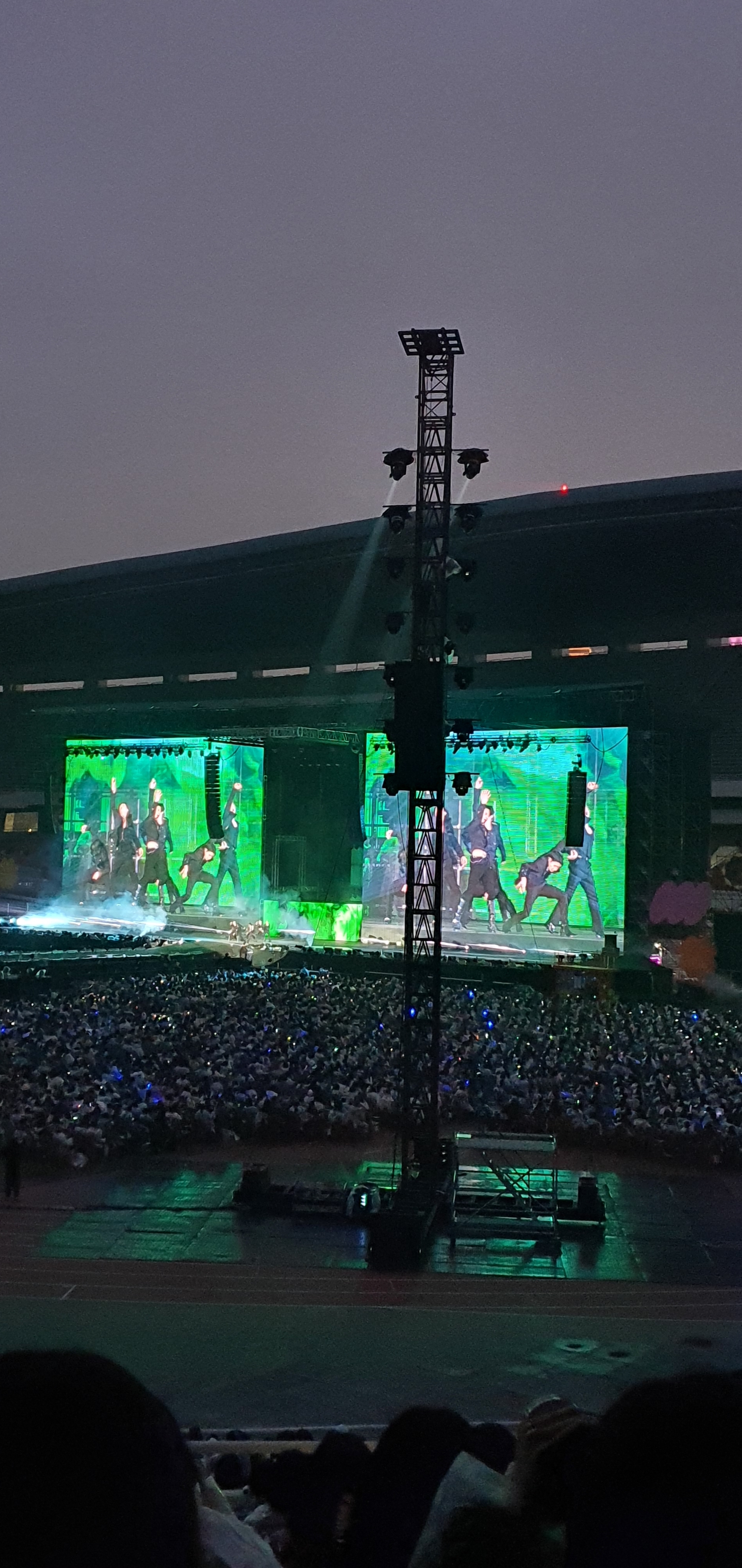 [잡담] 뭐야 시야 공유중이야? 2층이랑 그라 | 인스티즈