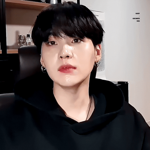 [잡담] 머글일때 주변에 슈가 좋아하는 친구들이 왜이렇게 많나 생각했는데 | 인스티즈