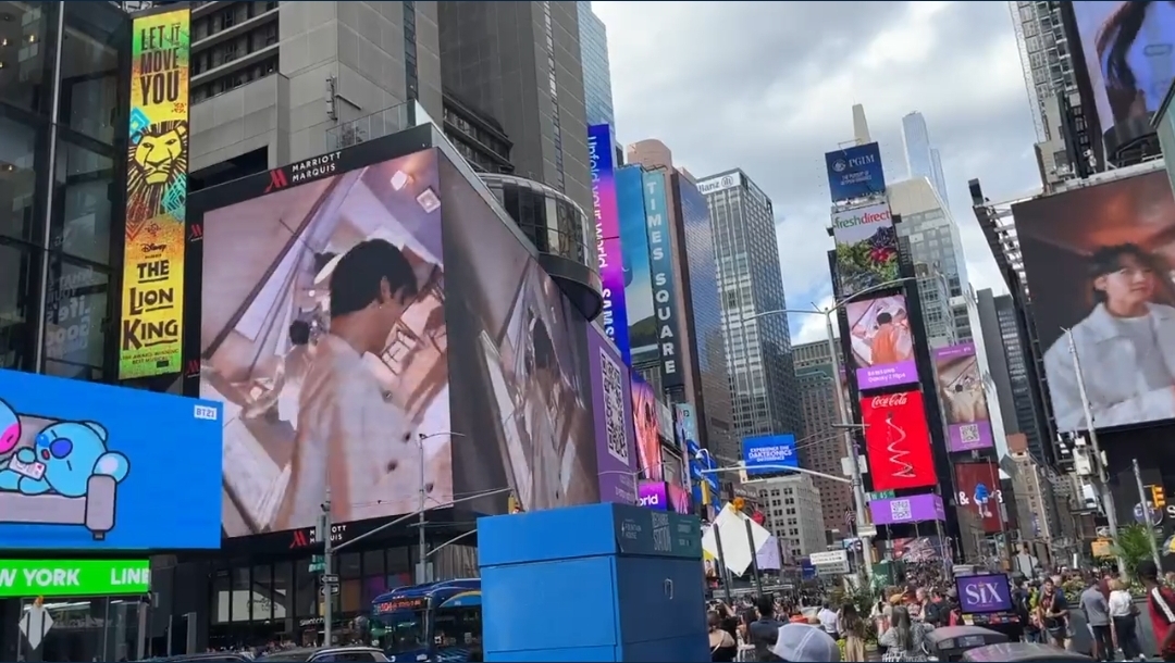 [잡담] 와 뉴욕 타임스퀘어 완전 방탄 밭인데 극락이다ㅋㅋㅋㅋ - 인스티즈(instiz) 연예 카테고리