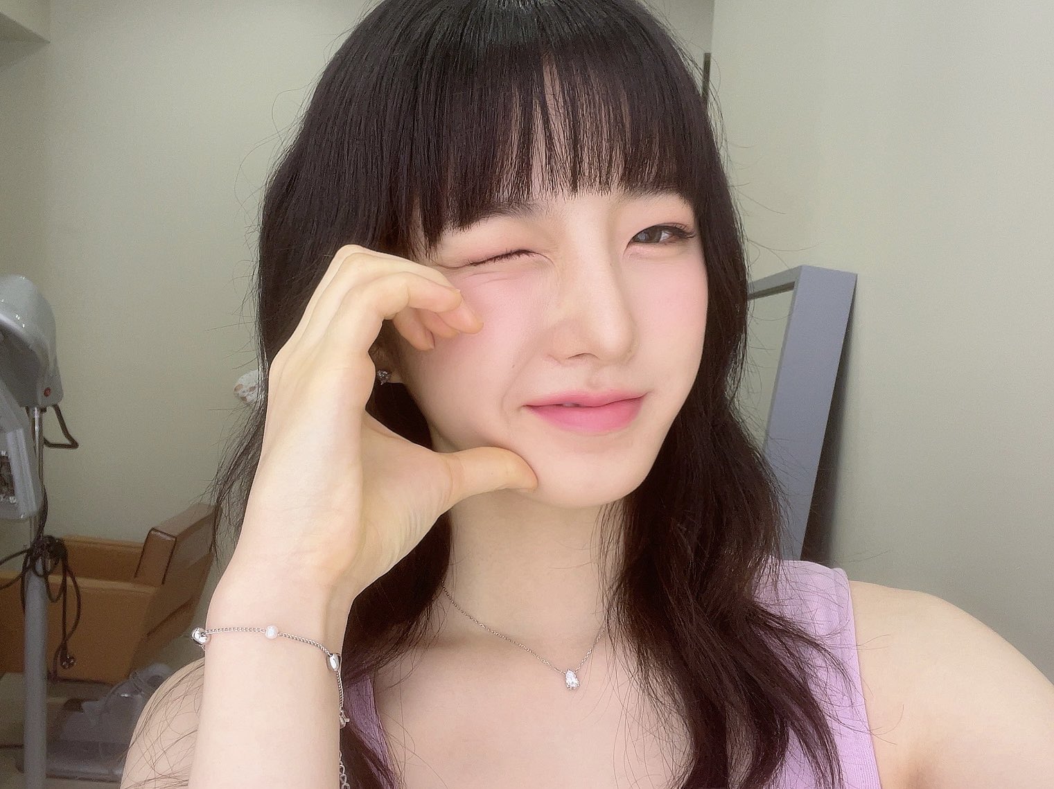 [잡담] 아무래도 확신의 쿨톤인 거 같지 ? | 인스티즈