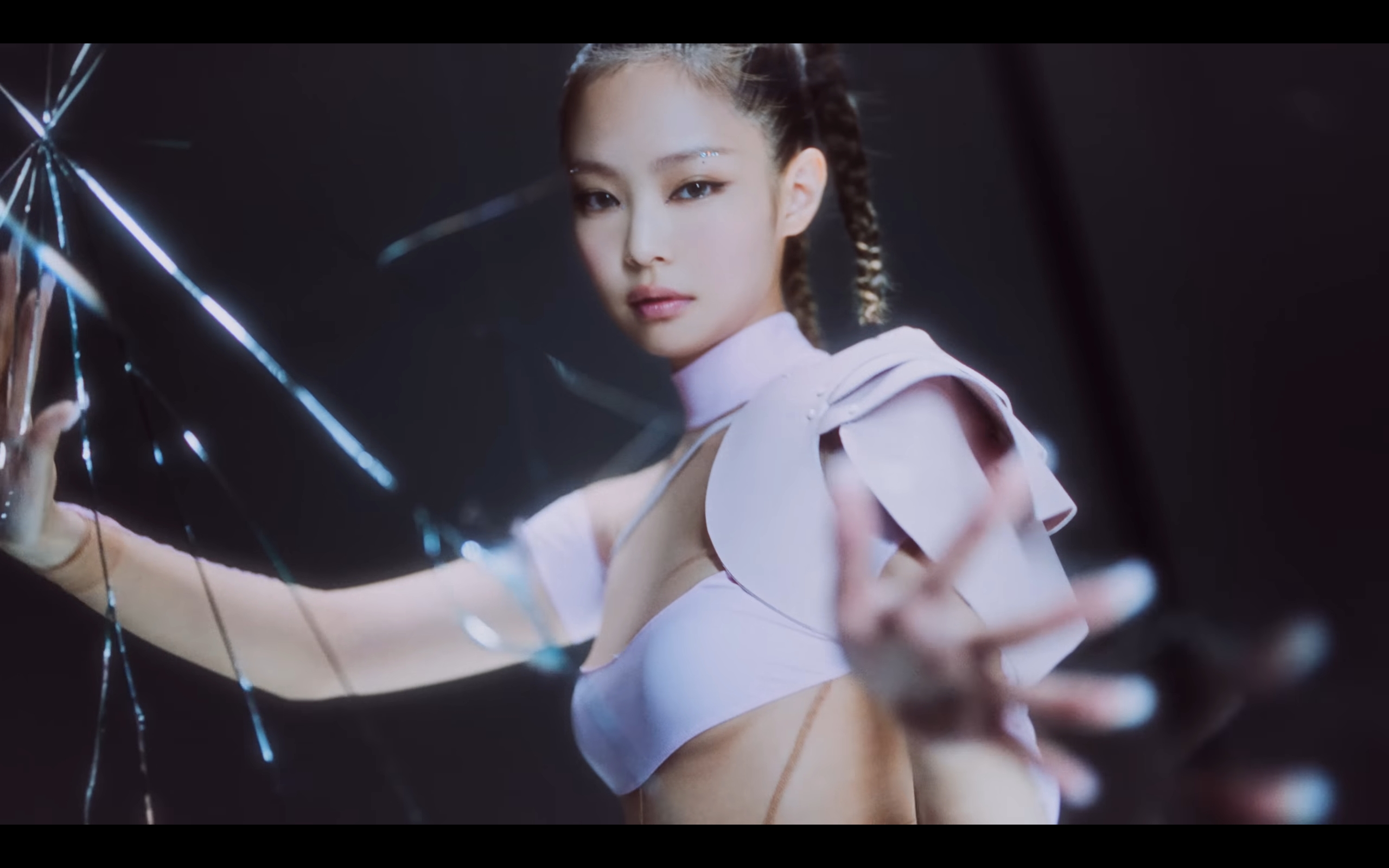 [잡담] 오 제니 뮤비티저에서 언더붑 의상 입었네 | 인스티즈