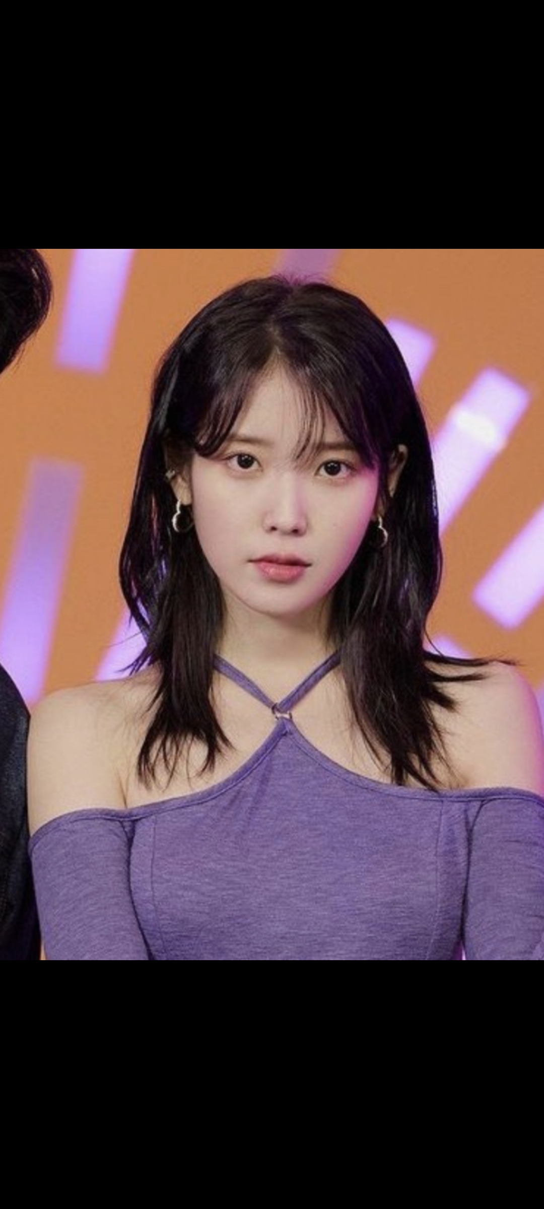 [잡담] 아이유님 이머리 레이어드컷하고 펌 안한 머리야?(물음표 많음 주의) | 인스티즈