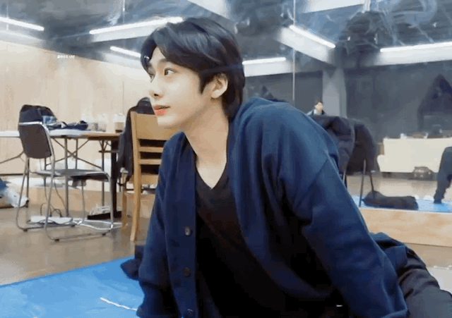 [잡담] 형원이 사진 더 보고 싶은 익들 | 인스티즈