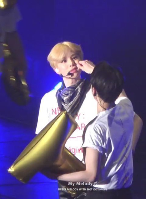 [잡담] 엔시티 정우 이 사진 대체 비하인드가 뭐야 plzㅠㅠㅠㅠㅠㅠ | 인스티즈