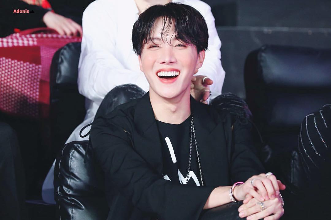 [잡담] 내가 가지고있는 유일한 타돌짤... 근데 둘다 방탄인 | 인스티즈