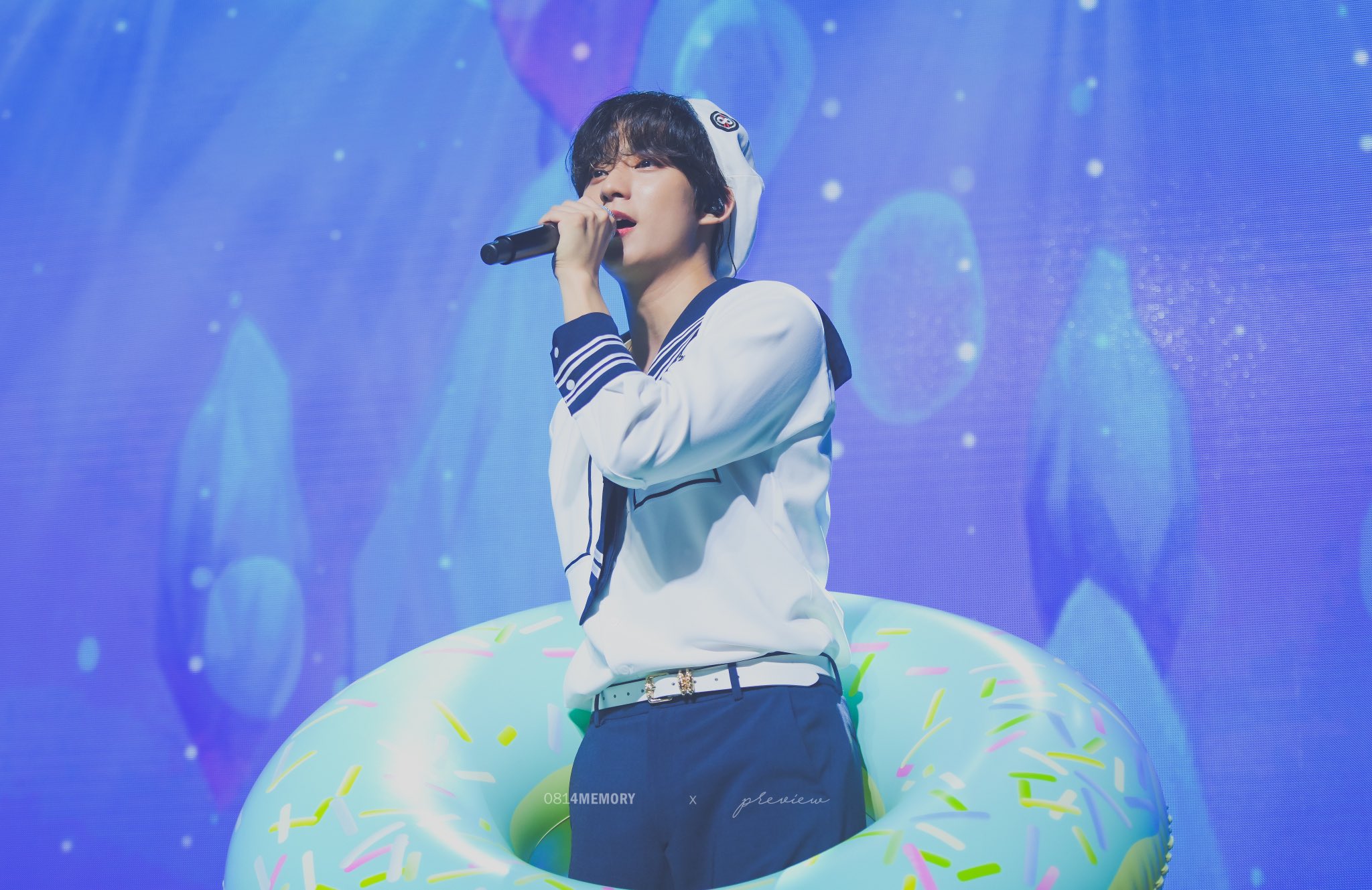 [잡담] 마린룩이 잘어울리는 이 남성.. | 인스티즈