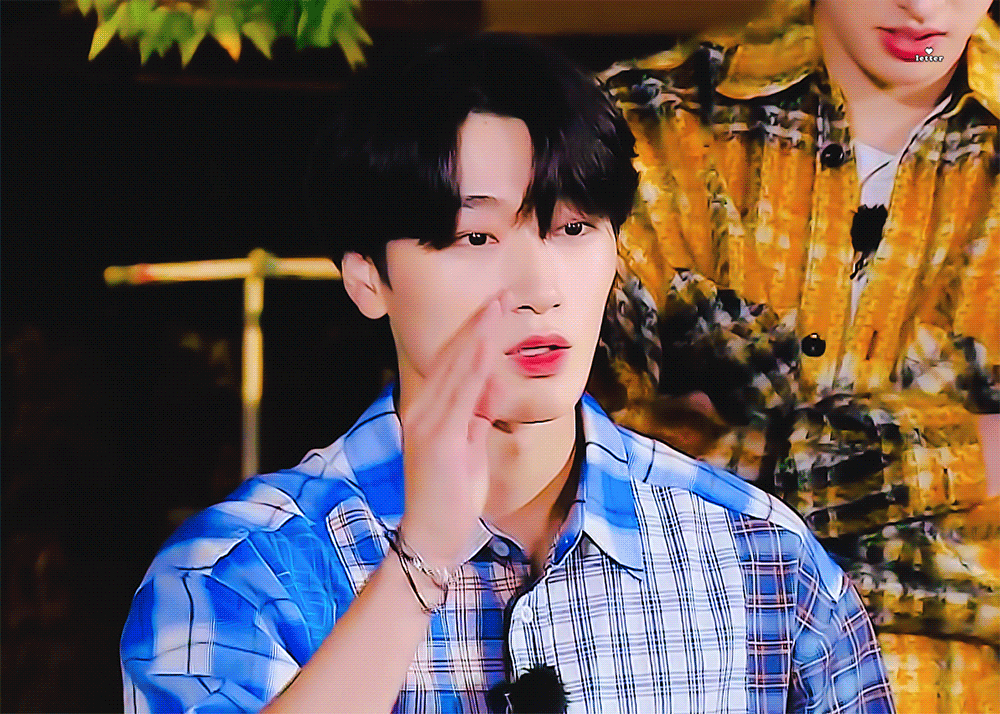 [잡담] 뭔가 배우 했어도 좋았을 것 같은 얼굴이다 | 인스티즈