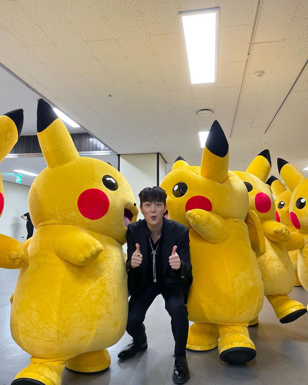 [잡담] 이 정도면 피카츄 보러 행사 간 거 아닌지 싶은 남돌 ㅋㅋㅋ (ㅈㅇ 하이라이트) | 인스티즈