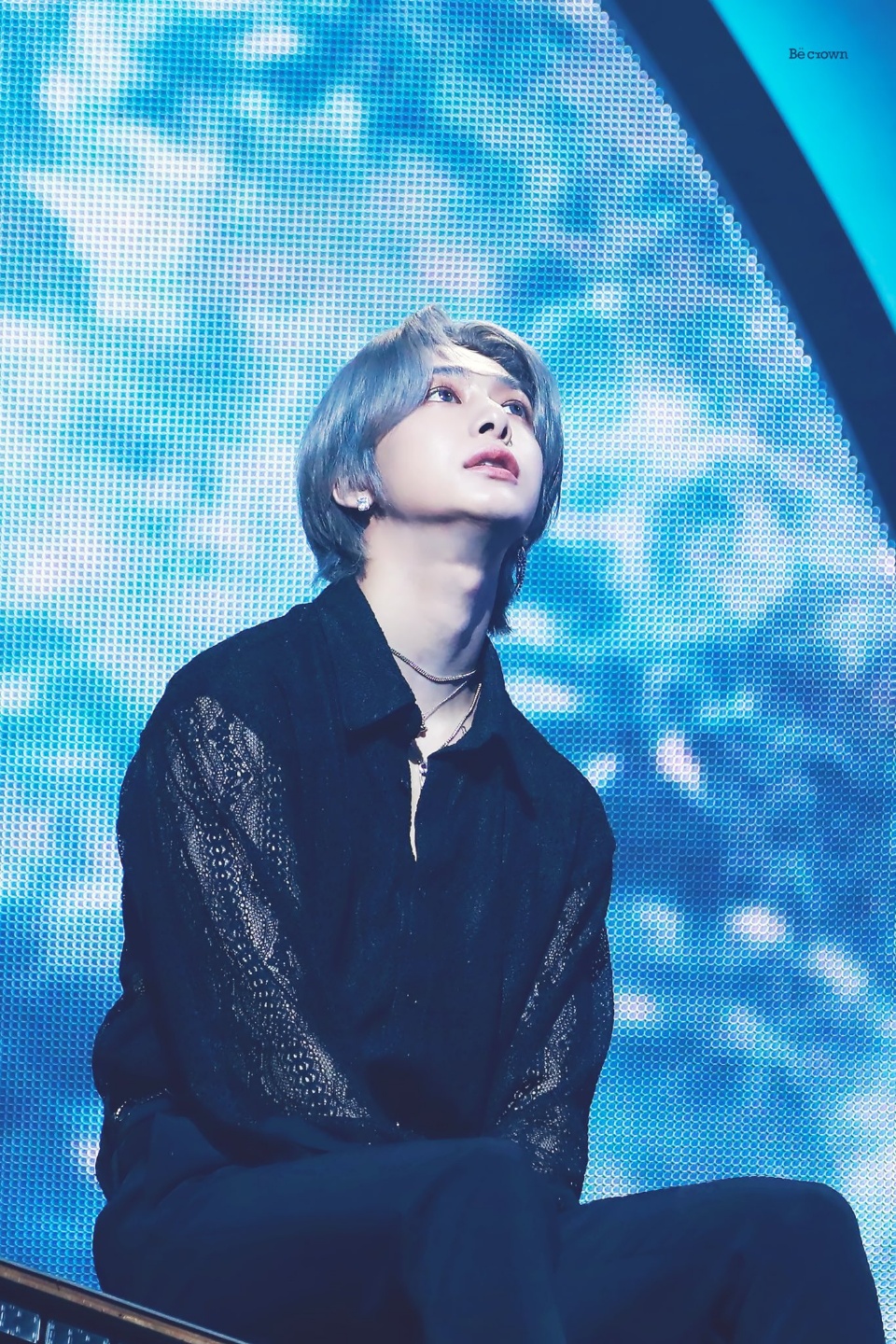 [잡담] 팬들이 탈색하는거 좋아해서 탈색하고 싶은데 두피상태 안좋아서 브릿지 하는 남자 | 인스티즈