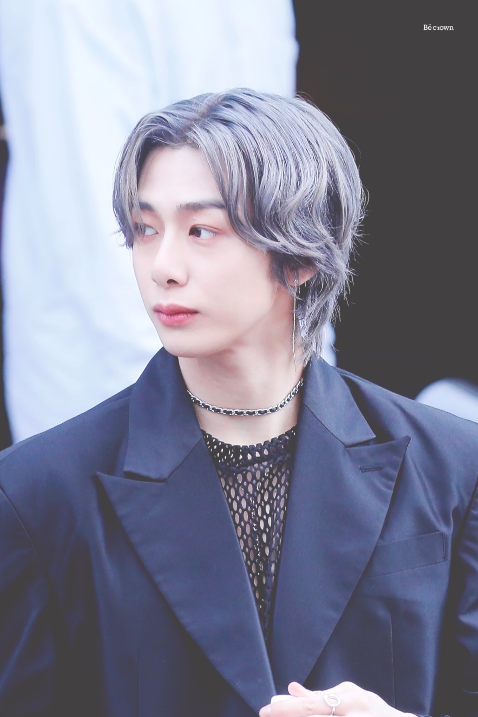 [잡담] 팬들이 탈색하는거 좋아해서 탈색하고 싶은데 두피상태 안좋아서 브릿지 하는 남자 | 인스티즈