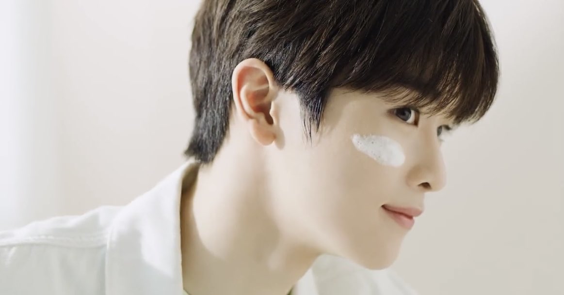 [잡담] 성찬이 진짜 예쁜데 같이 보실? | 인스티즈