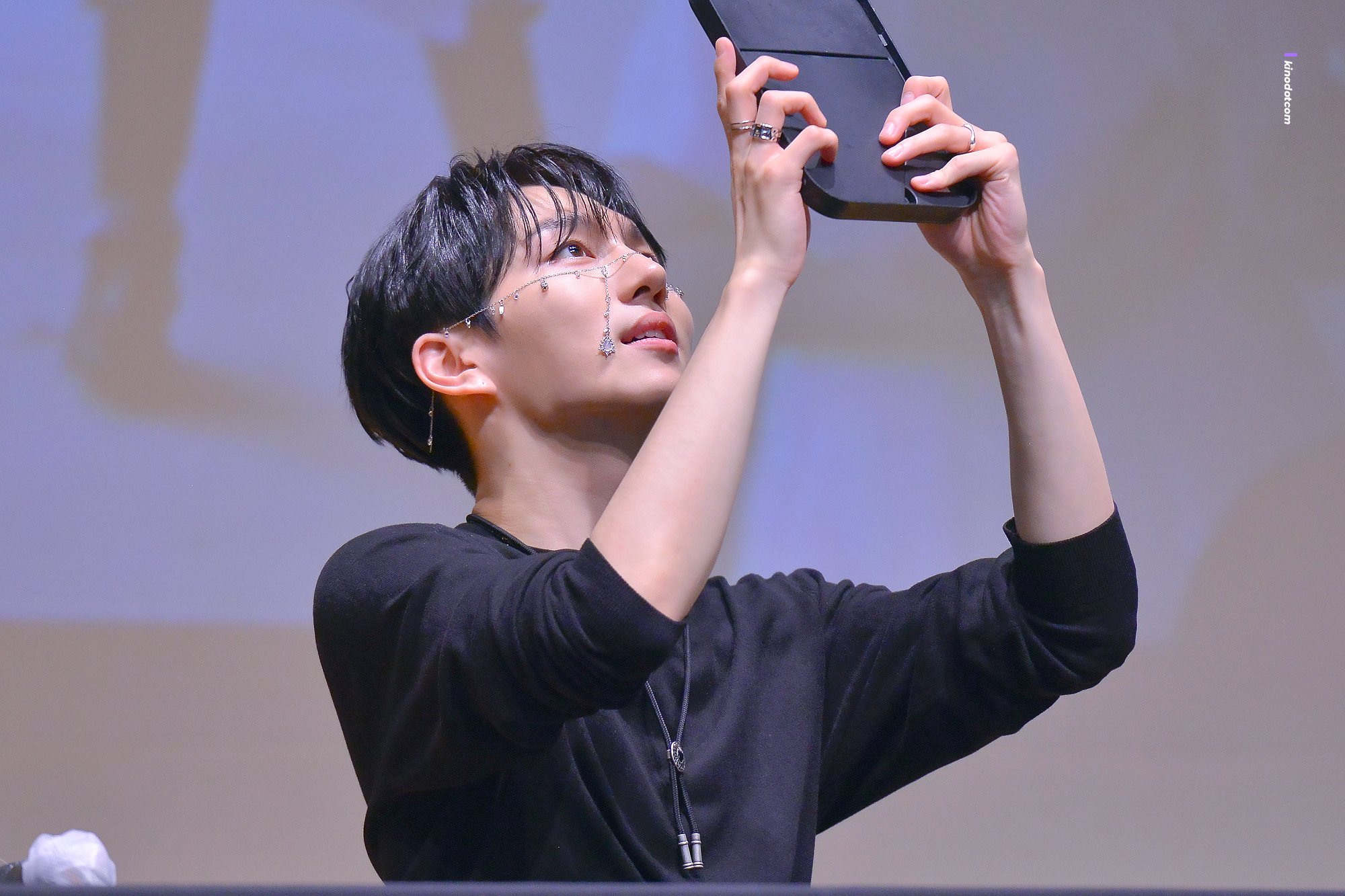 [잡담] 페이스 체인 두른 키노 너무 잘생겼는데 ? | 인스티즈