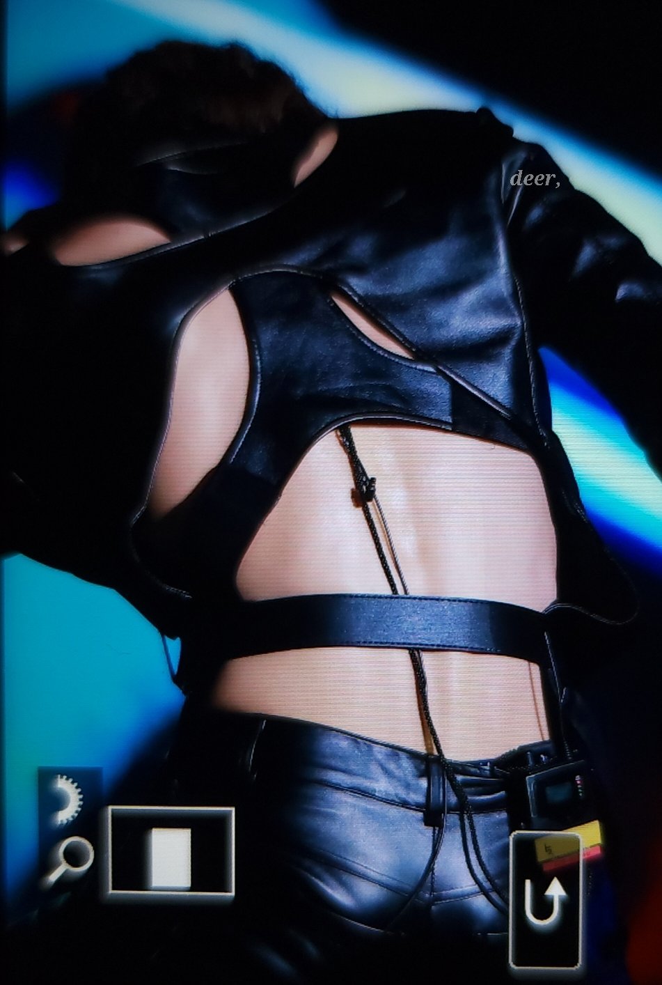 [OnAir] 이재현 등짝 풀샷 잡힌 거 아무래도.... 광복절에 | 인스티즈