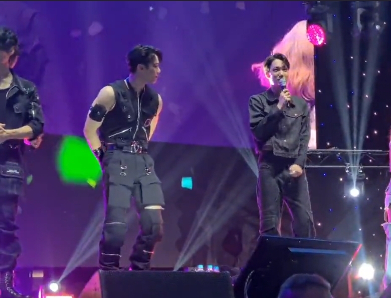 [잡담] 아스트로 문빈 자기가 엑소 카이님이랑 같은 무대에 서있는게 신기했나봐 | 인스티즈