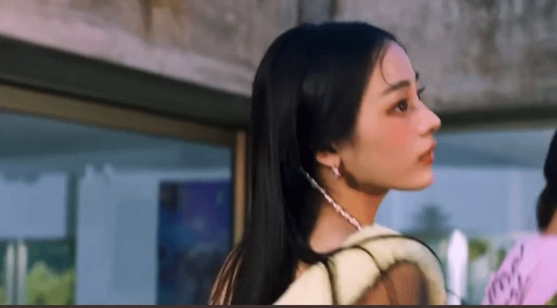 [잡담] 뉴진스 민지 이마 코 입 옆라인 그냥 그림이다.... | 인스티즈