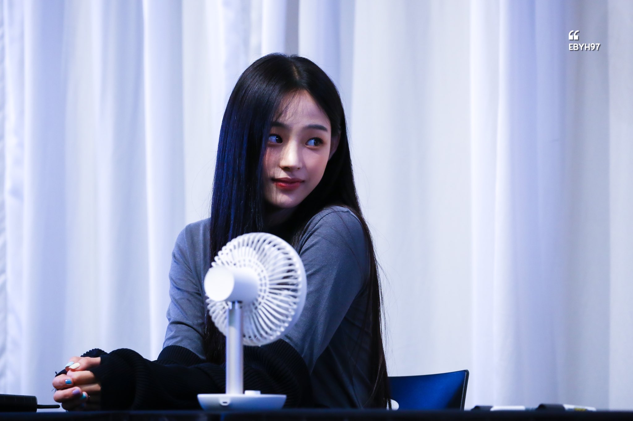 [잡담] 거울아 거울아 세상에서 누가 제일 예쁘니? | 인스티즈